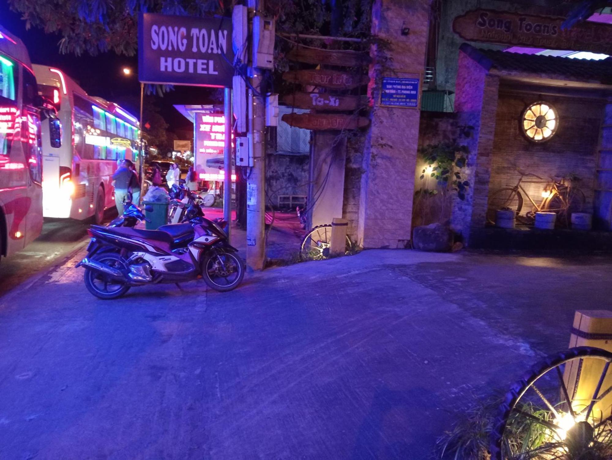 Song Toan Hotel Phong Nha Esterno foto