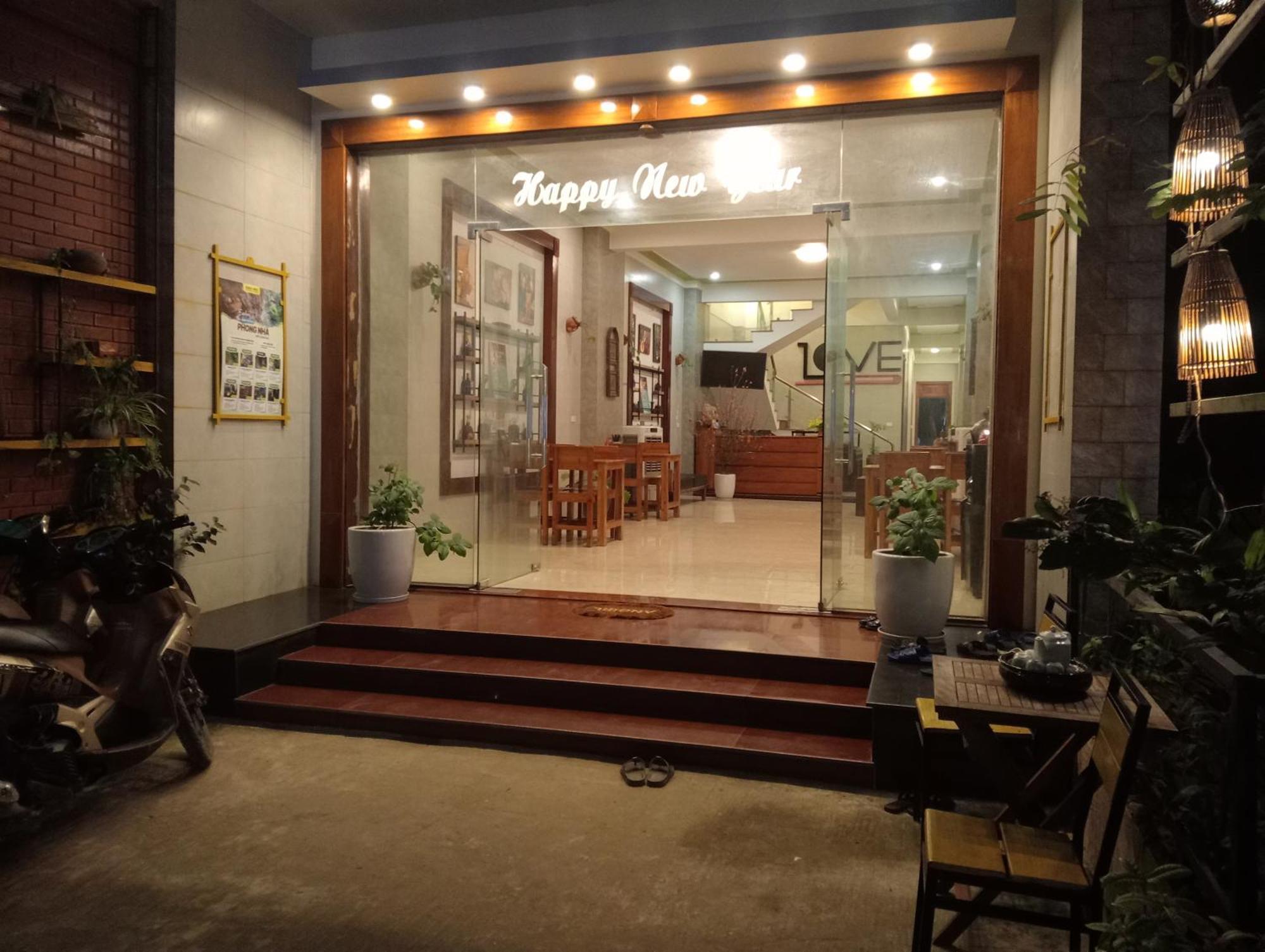 Song Toan Hotel Phong Nha Esterno foto