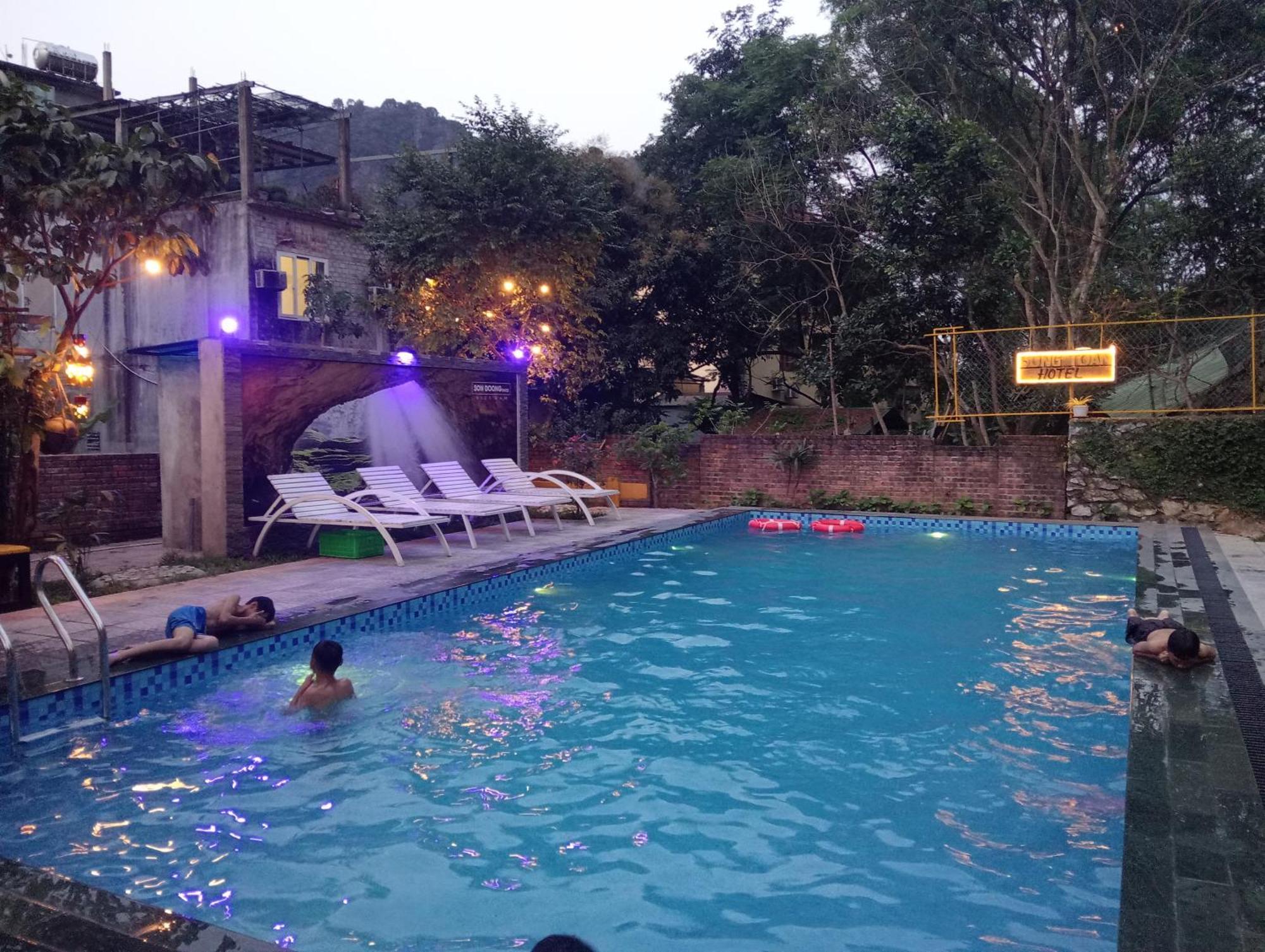 Song Toan Hotel Phong Nha Esterno foto